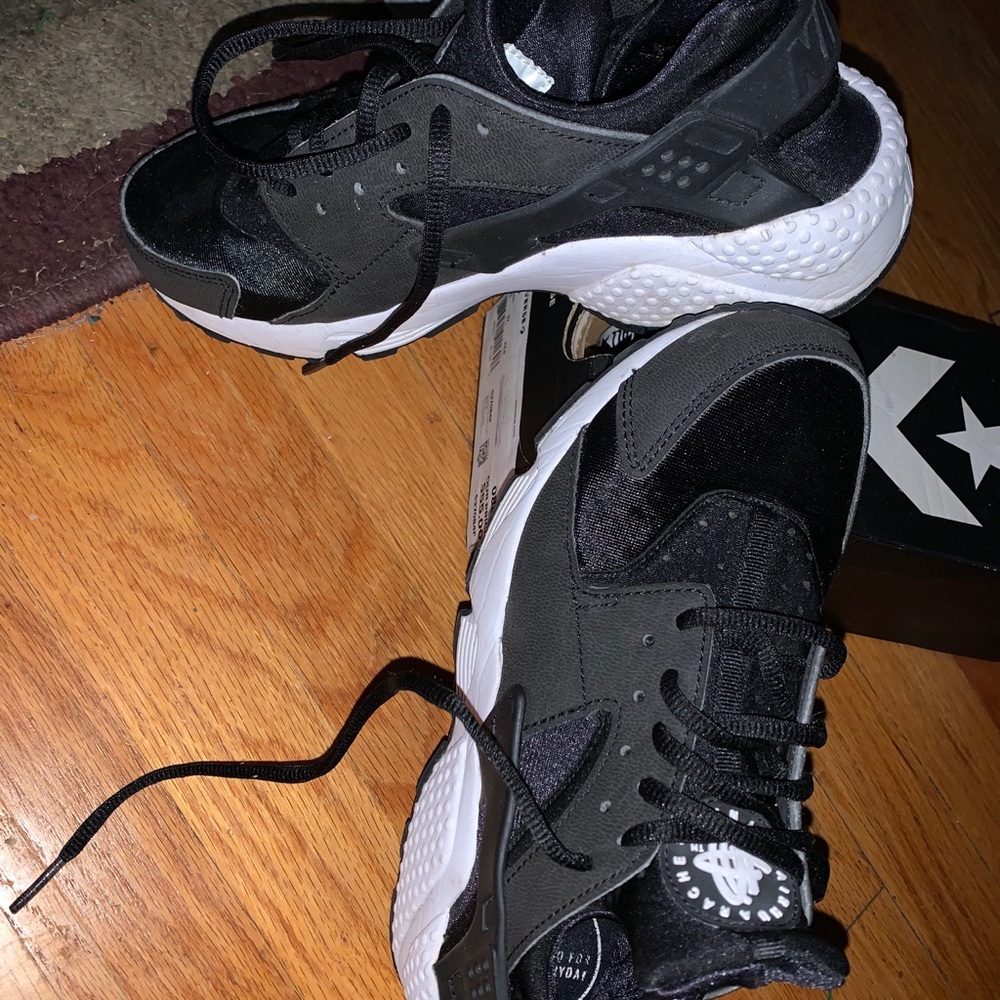 NIKE AIR HUARACHE